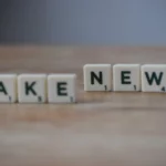 A desinformação nas manchetes e a busca de “vacinas” contra fake news